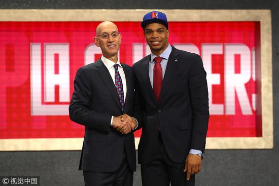 正是因为他 正是因为他